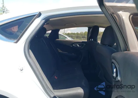 2016 Chrysler 200 Limited z USA, uszkodzony, nr VIN 1C3CCCAB2GN159948